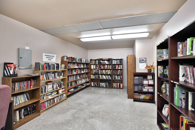 #1006-301 Frances Ave.