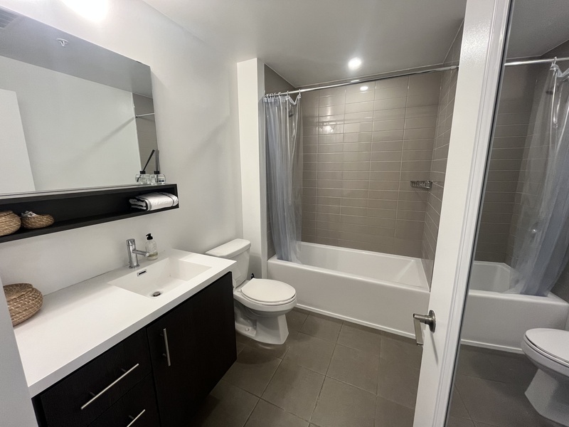 #306-10 Esplanade Ln