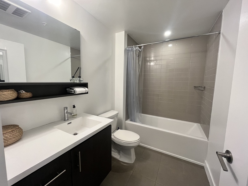 #306-10 Esplanade Ln