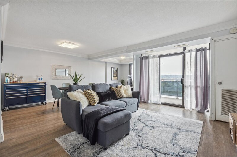 #1006-301 Frances Ave.