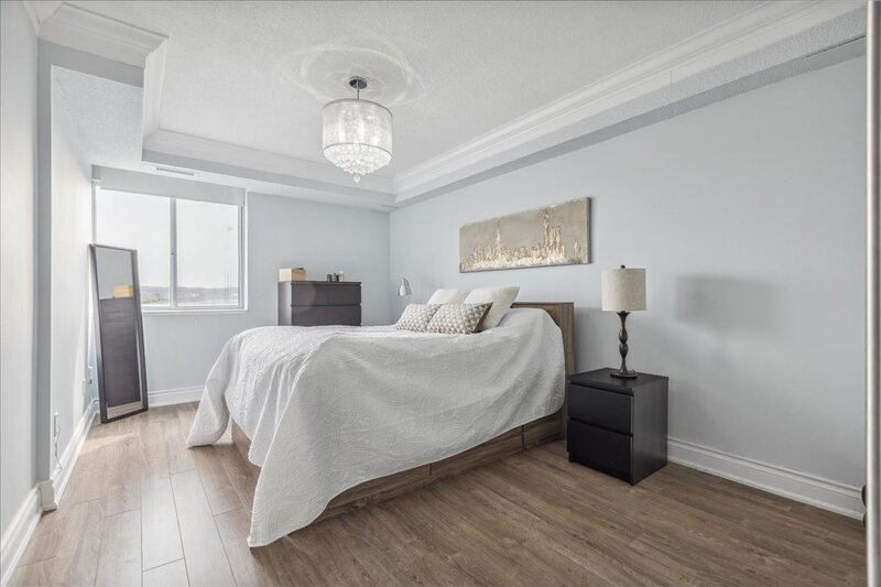 #1006-301 Frances Ave.