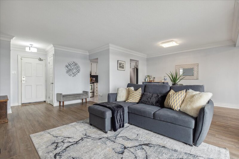 #1006-301 Frances Ave.