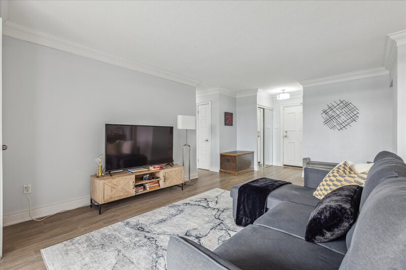 #1006-301 Frances Ave.