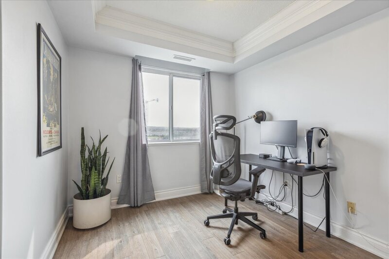 #1006-301 Frances Ave.