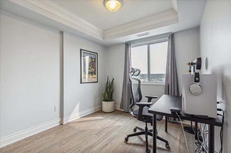 #1006-301 Frances Ave.