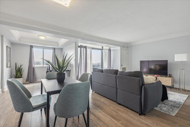 #1006-301 Frances Ave.