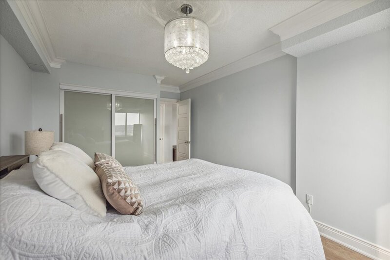 #1006-301 Frances Ave.