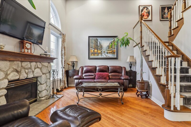 222 Eagleglen Way
