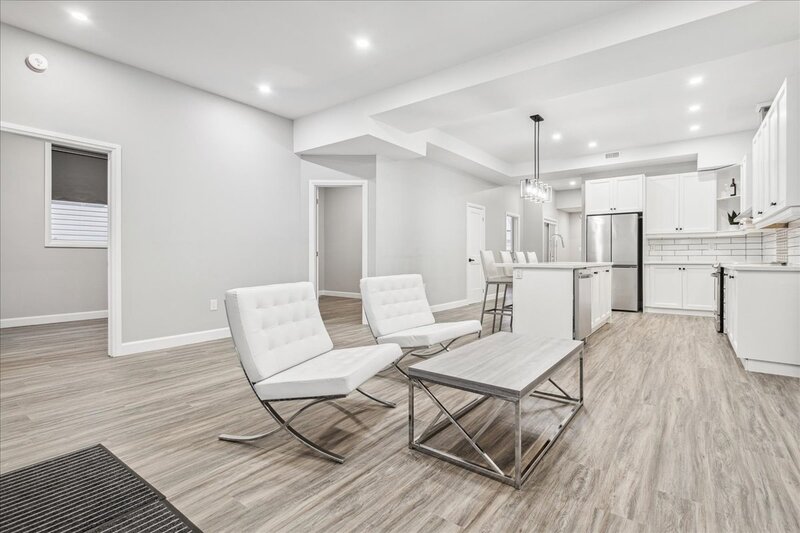 #2-800 Beach Blvd, Hamilton