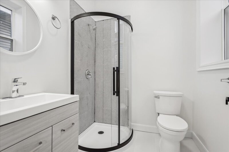 #2-800 Beach Blvd, Hamilton