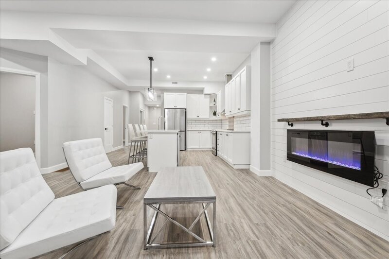 #2-800 Beach Blvd, Hamilton