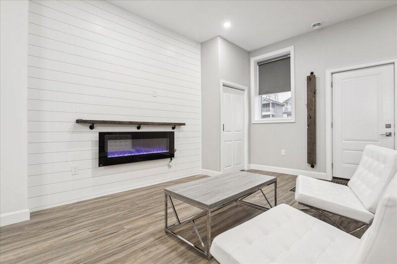 #2-800 Beach Blvd, Hamilton