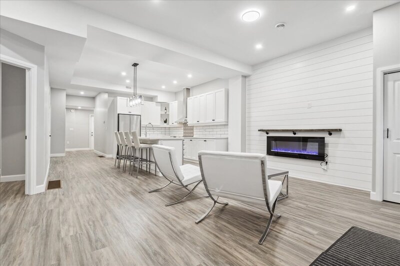 #2-800 Beach Blvd, Hamilton