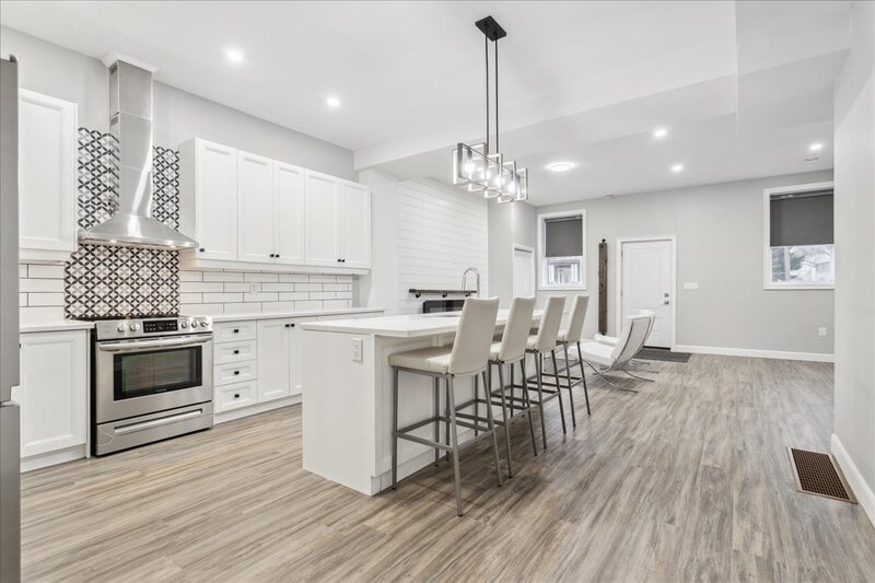 #2-800 Beach Blvd, Hamilton