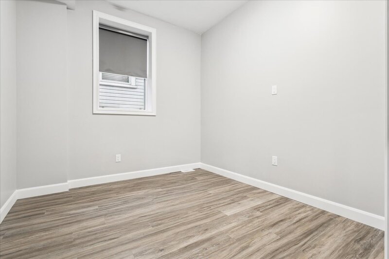 #2-800 Beach Blvd, Hamilton