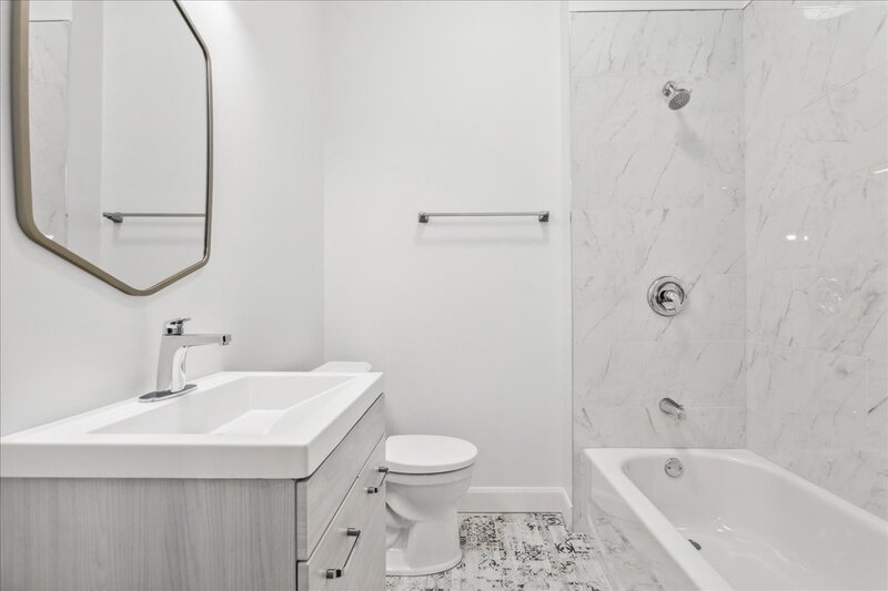 #2-800 Beach Blvd, Hamilton