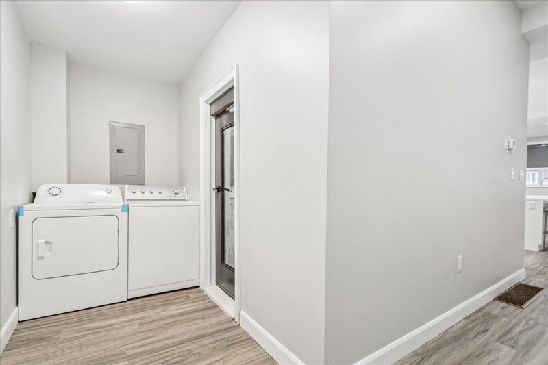 #2-800 Beach Blvd, Hamilton