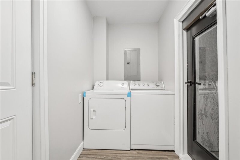 #2-800 Beach Blvd, Hamilton