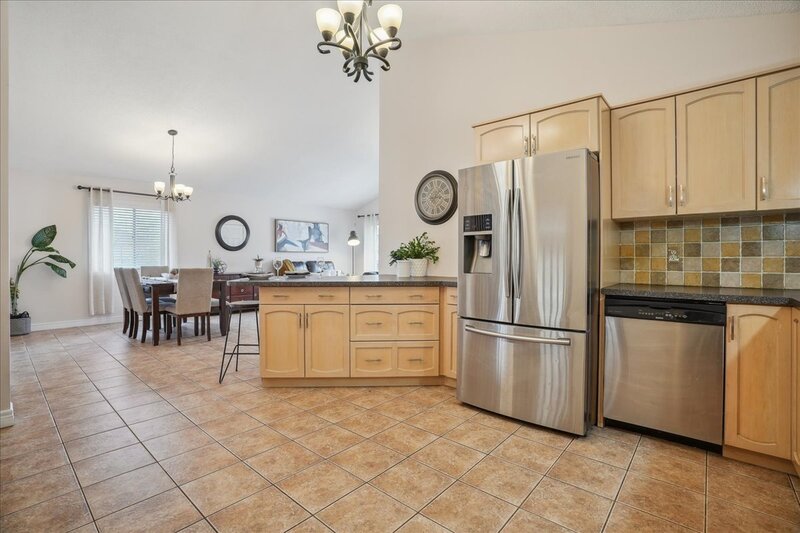 32 Sonoma Ln, Stoney Creek