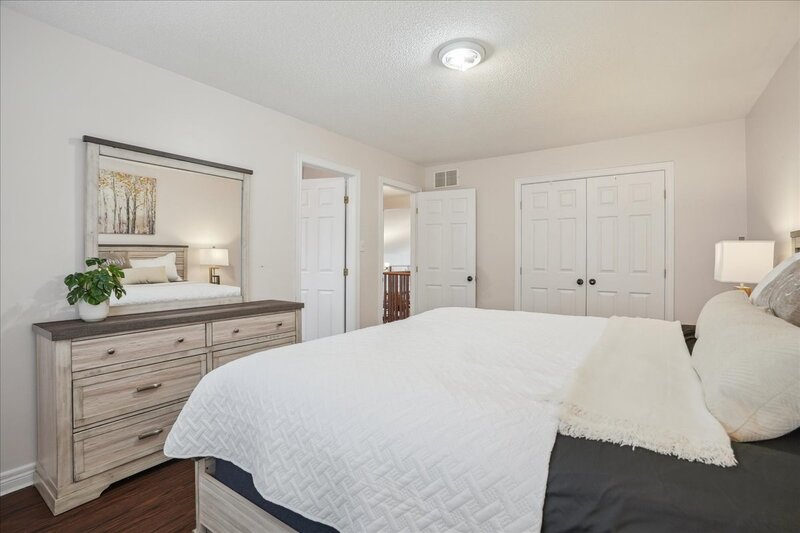 32 Sonoma Ln, Stoney Creek