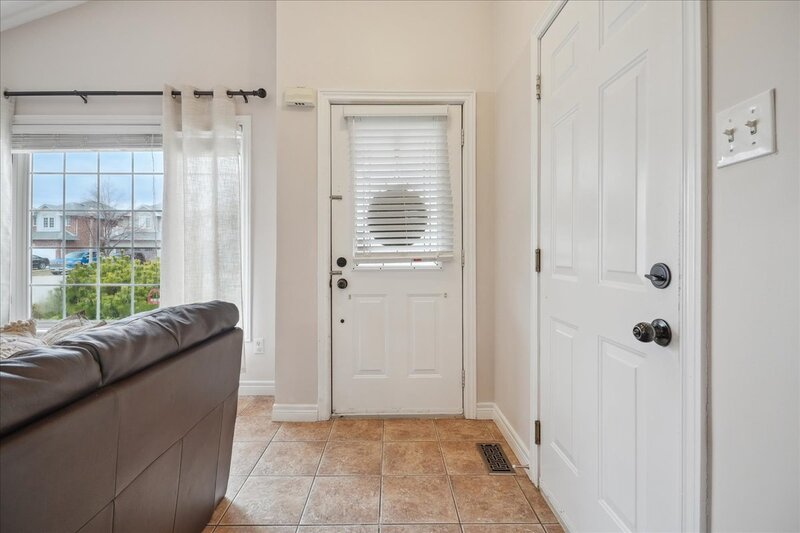 32 Sonoma Ln, Stoney Creek