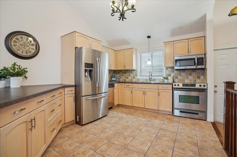 32 Sonoma Ln, Stoney Creek