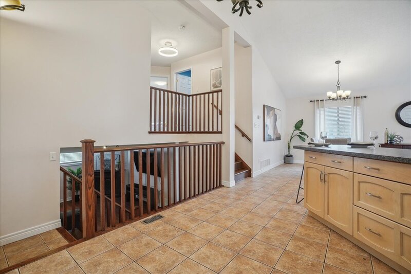 32 Sonoma Ln, Stoney Creek
