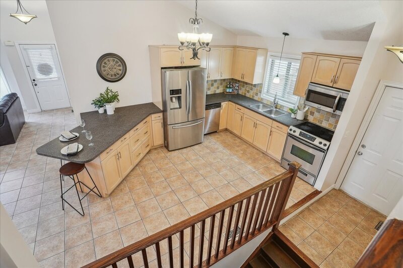 32 Sonoma Ln, Stoney Creek