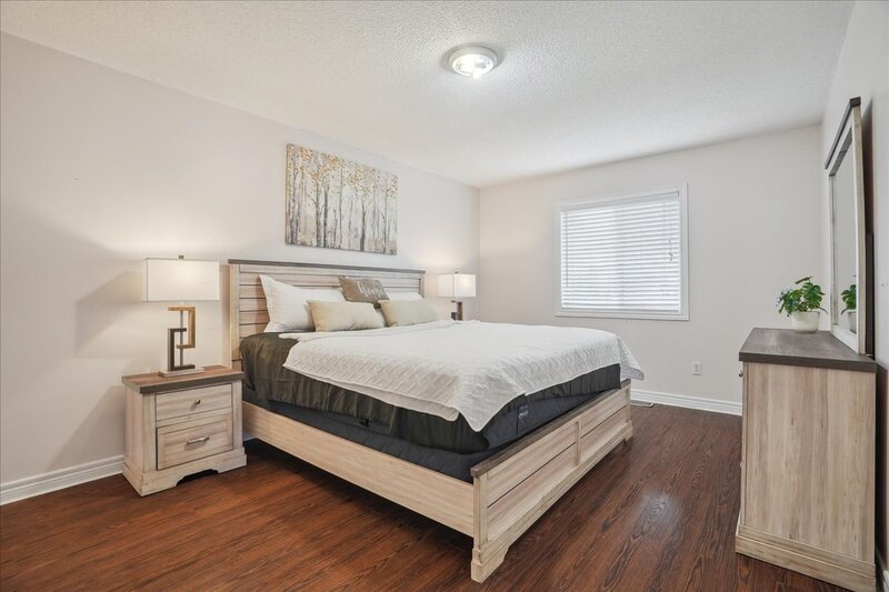 32 Sonoma Ln, Stoney Creek