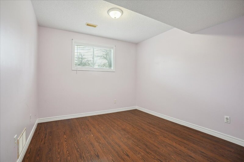 32 Sonoma Ln, Stoney Creek