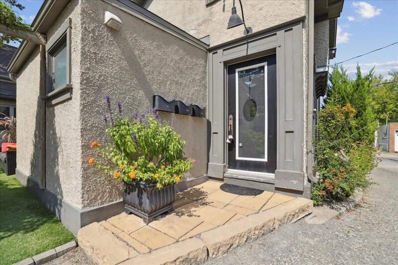 65 Queen St. Catharines 