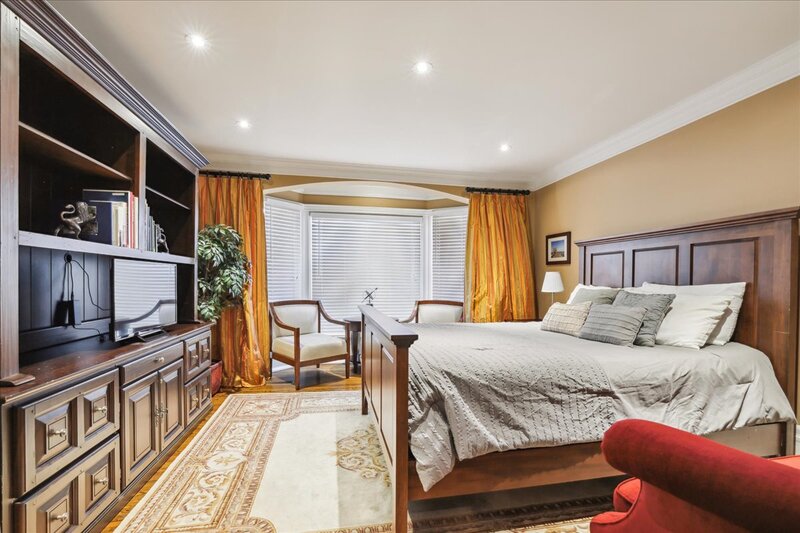 65 Queen St. Catharines 