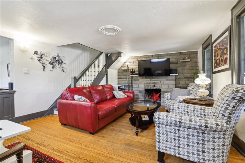 65 Queen St. Catharines 