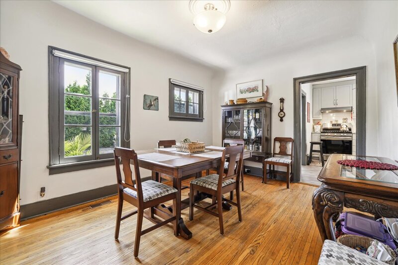 65 Queen St. Catharines 