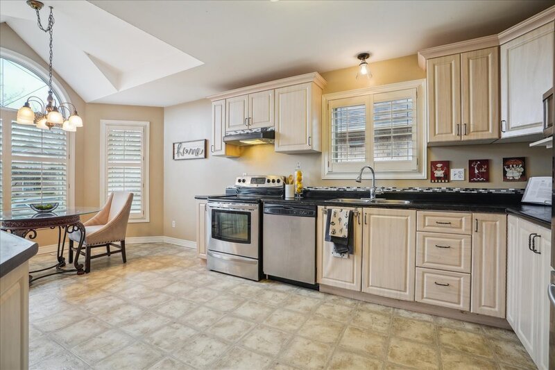 73 Colonial Cres.