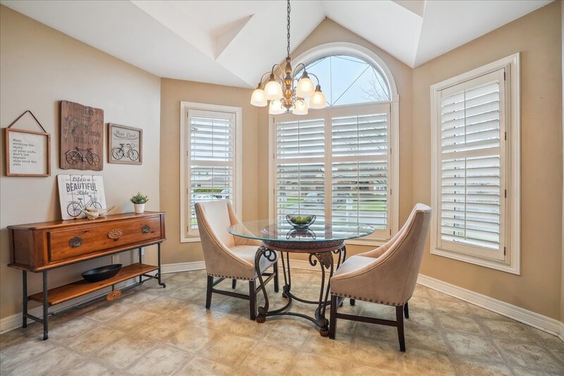 73 Colonial Cres.