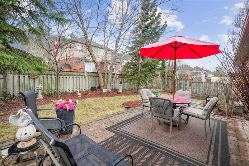 73 Colonial Cres.