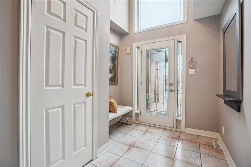 73 Colonial Cres.