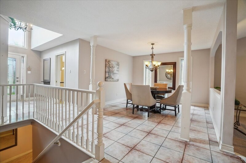 73 Colonial Cres.