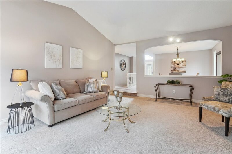 73 Colonial Cres.