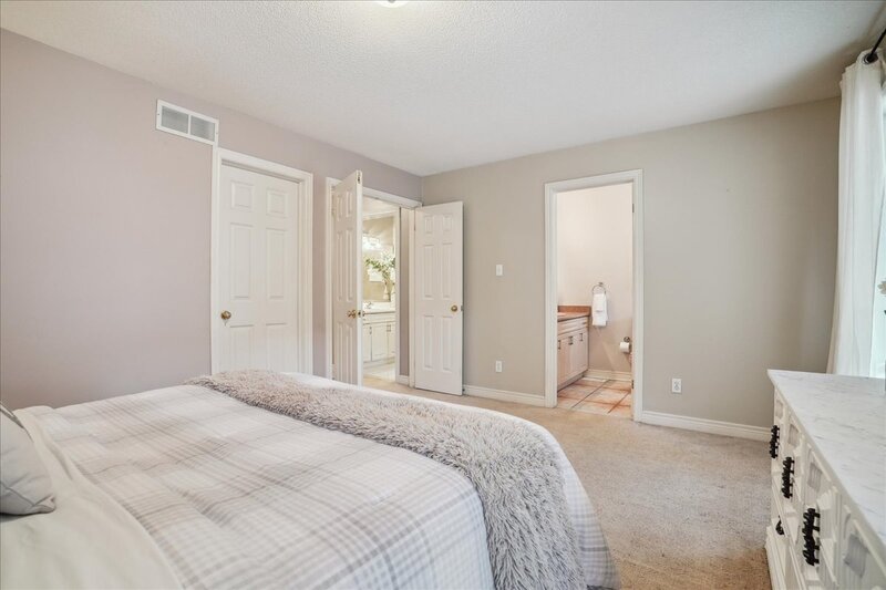 73 Colonial Cres.