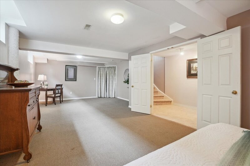73 Colonial Cres.