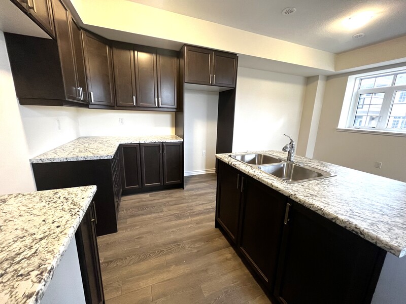 #40-305 Garner Rd W, Ancaster