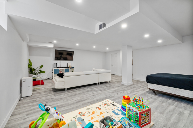 18 South Coast Cir