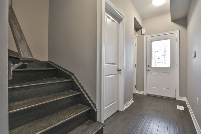16 Zinfandel Dr, Stoney Creek