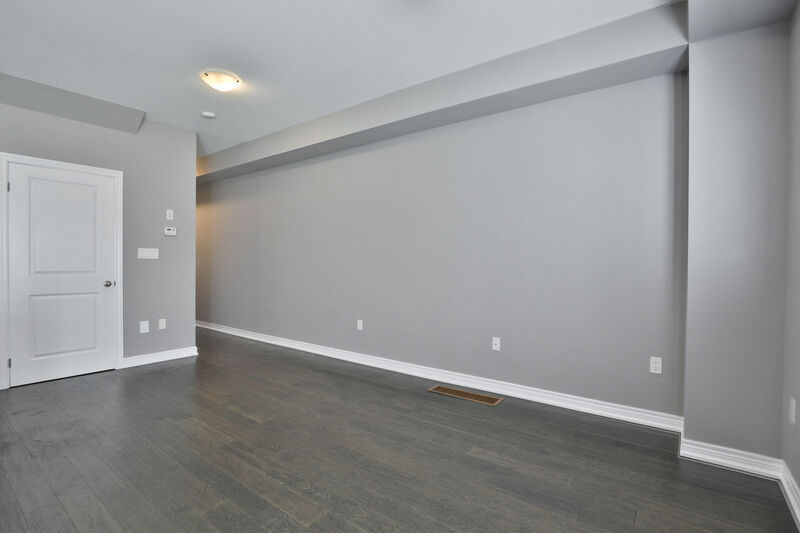 16 Zinfandel Dr, Stoney Creek