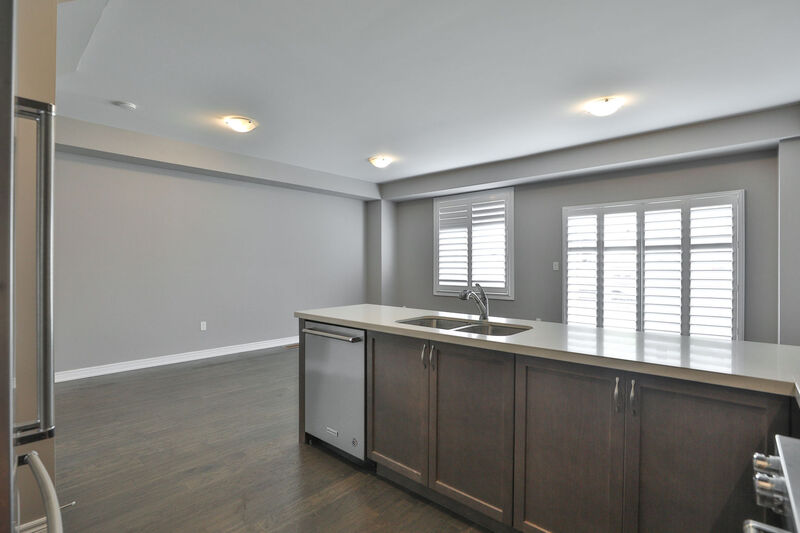 16 Zinfandel Dr, Stoney Creek