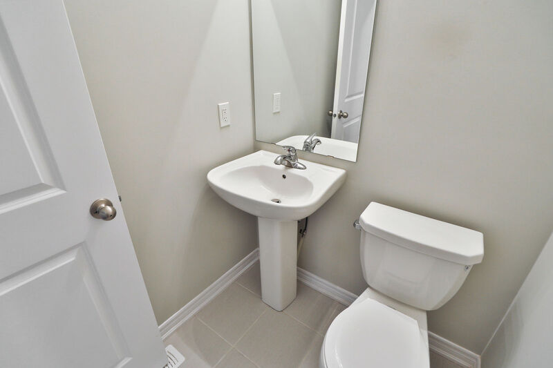 16 Zinfandel Dr, Stoney Creek