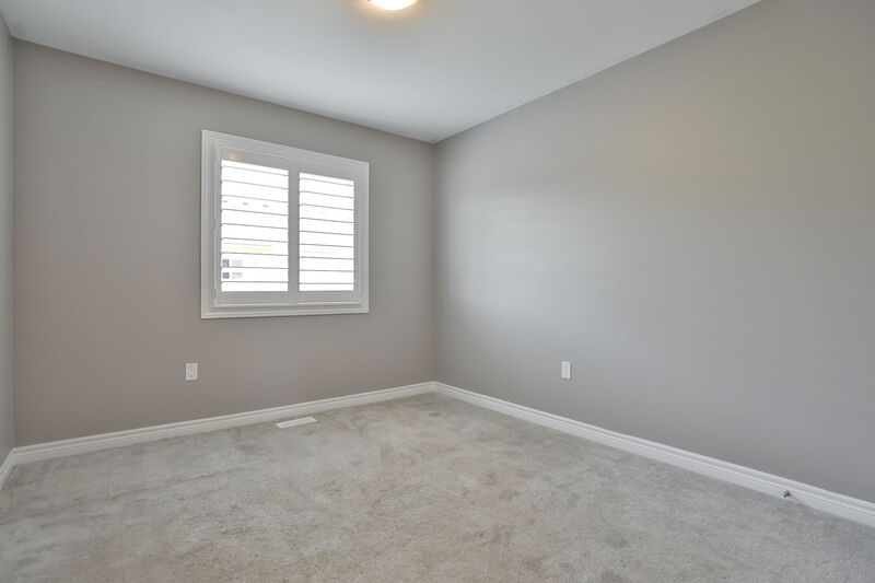 16 Zinfandel Dr, Stoney Creek