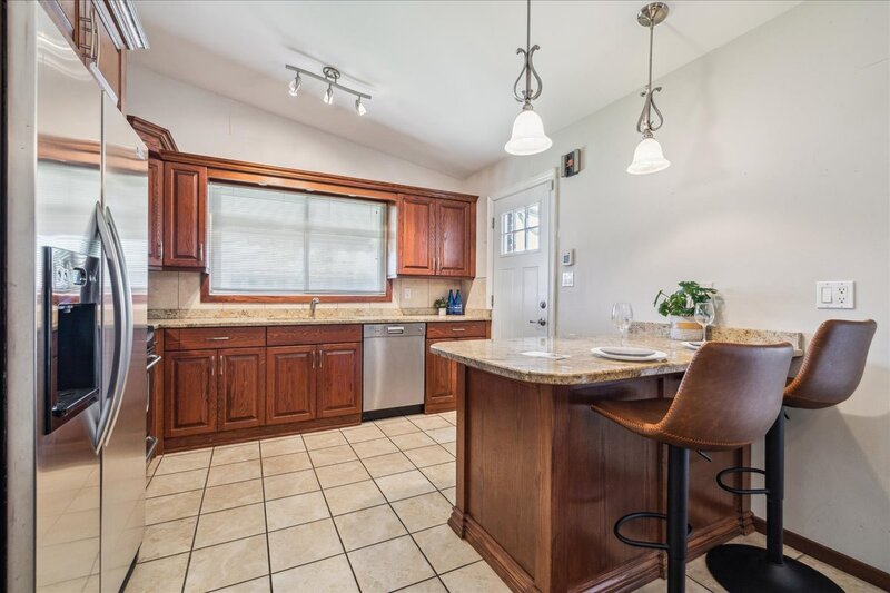 108 Nash Rd S, Hamilton